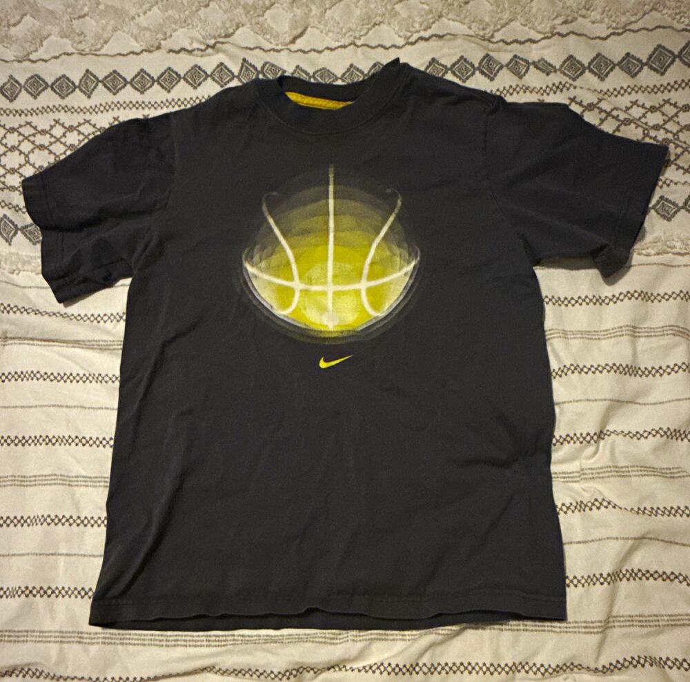 Nike Boys Youth Basketball Graphic Logo T-Shirt, Cotton Knit, Size M